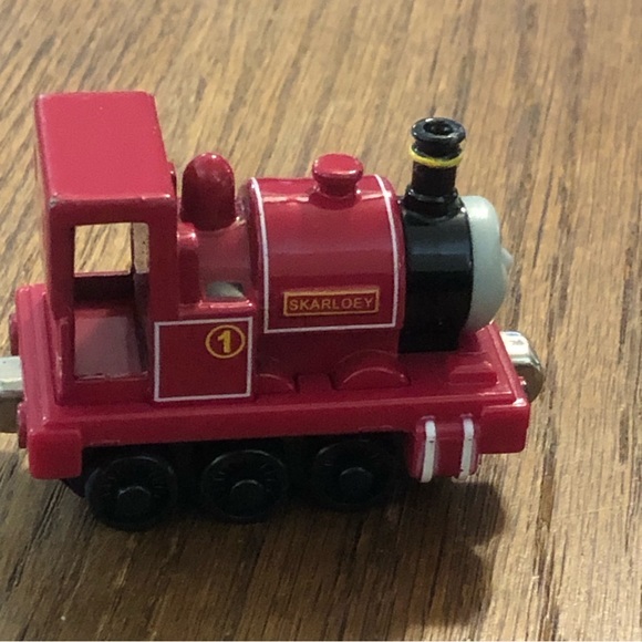“SKARLOEY” Thomas and Friends Take N Play Take Along - Picture 8 of 12